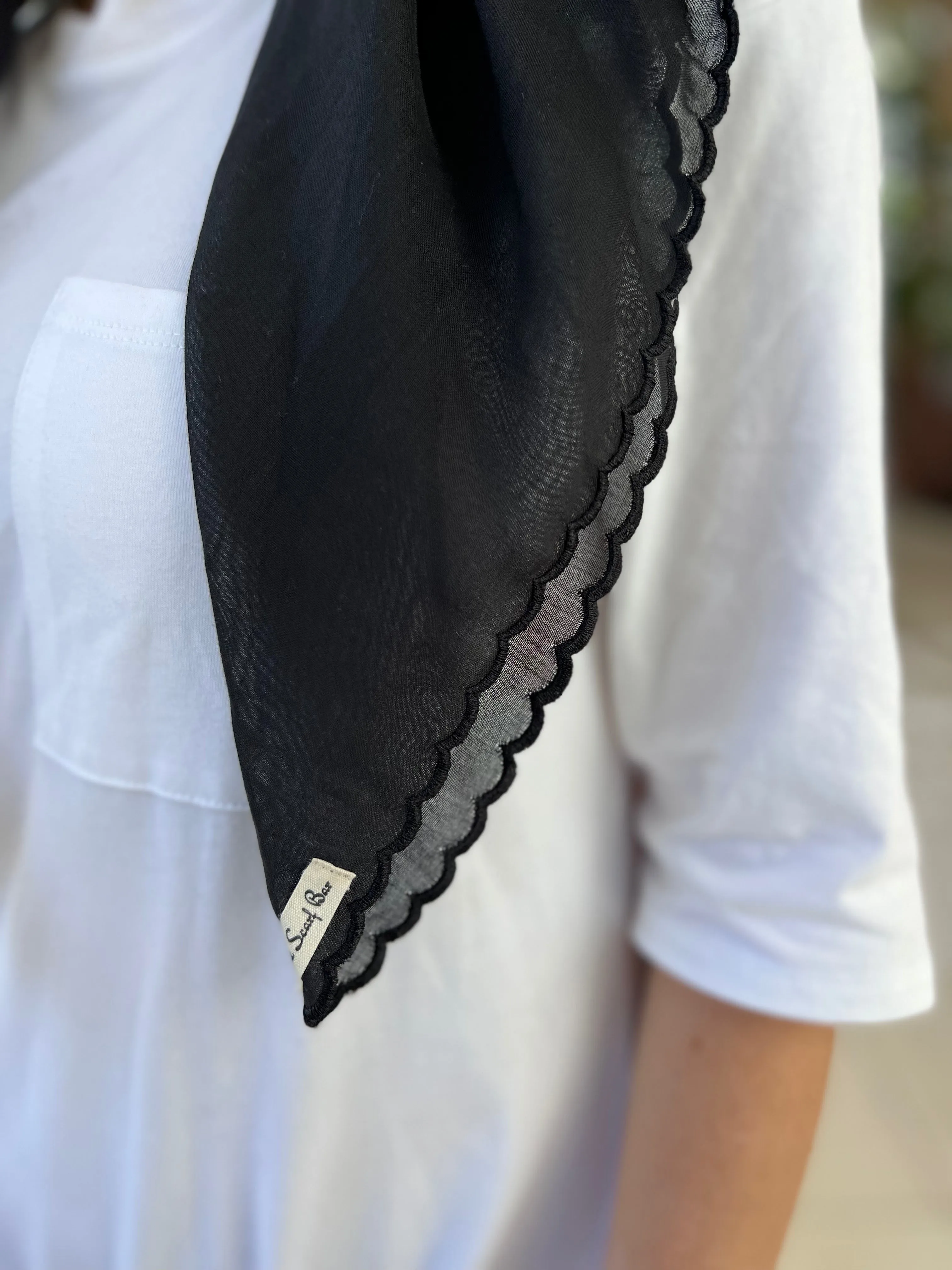 CLASSIC PRETIED Scalloped Black on Black (with Velvet Grip)