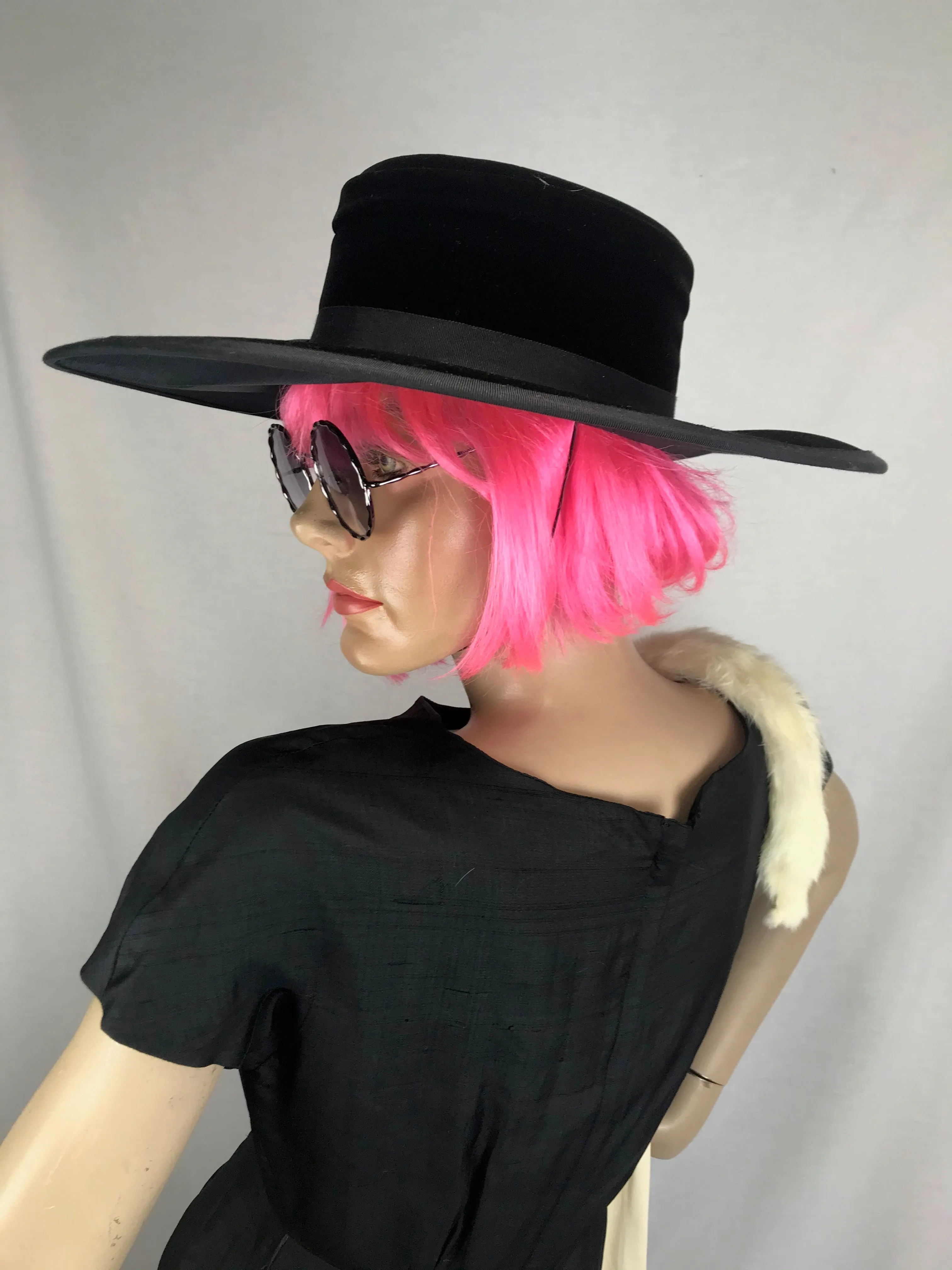 VTG 50s 60s | Wide Brim Black Velvet Glam Starlet Old Hollywood High Fashion Hat